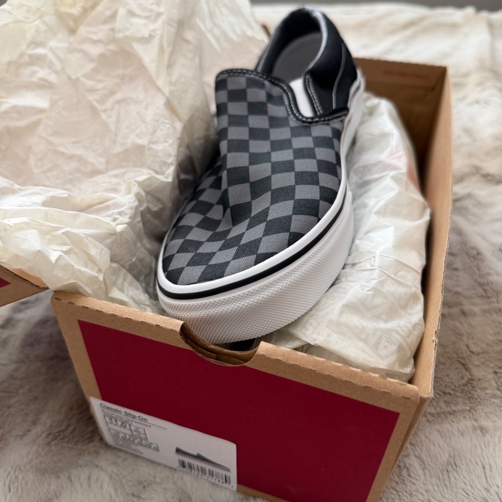 Classic Slip-on Gray Checkered Vans NWT Size 11 Men’s - Picture 7 of 7